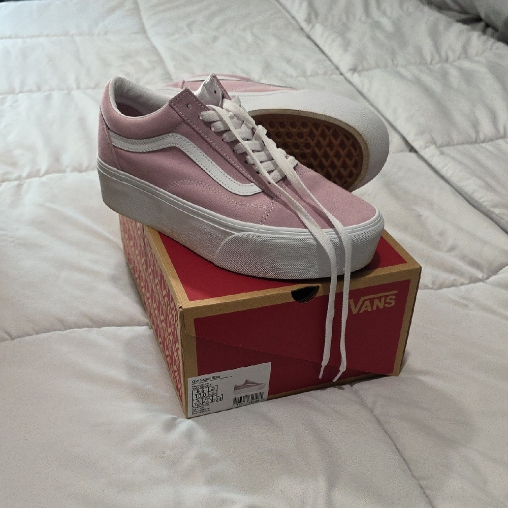 Vans Women's Pink Sneakers